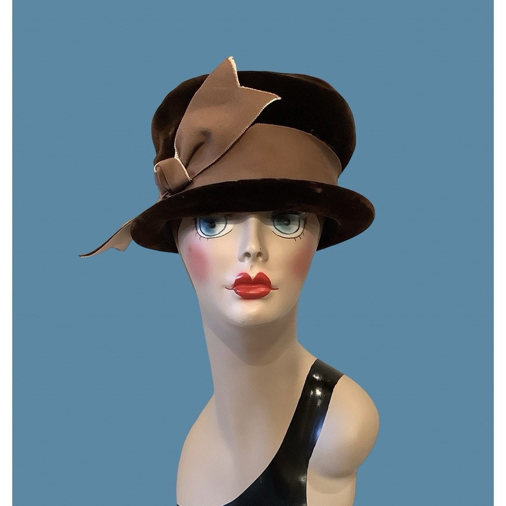 Nita Hats of Dallas Womens Brown Velvet Cloche Hat Taupe Ribbon Bow Madhatter